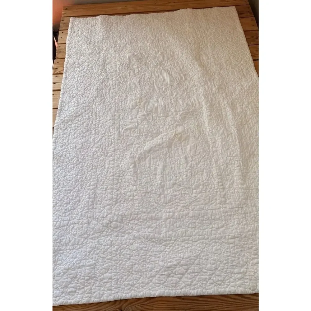 Vintage Handmade Cat quilt size 51x34 White R2